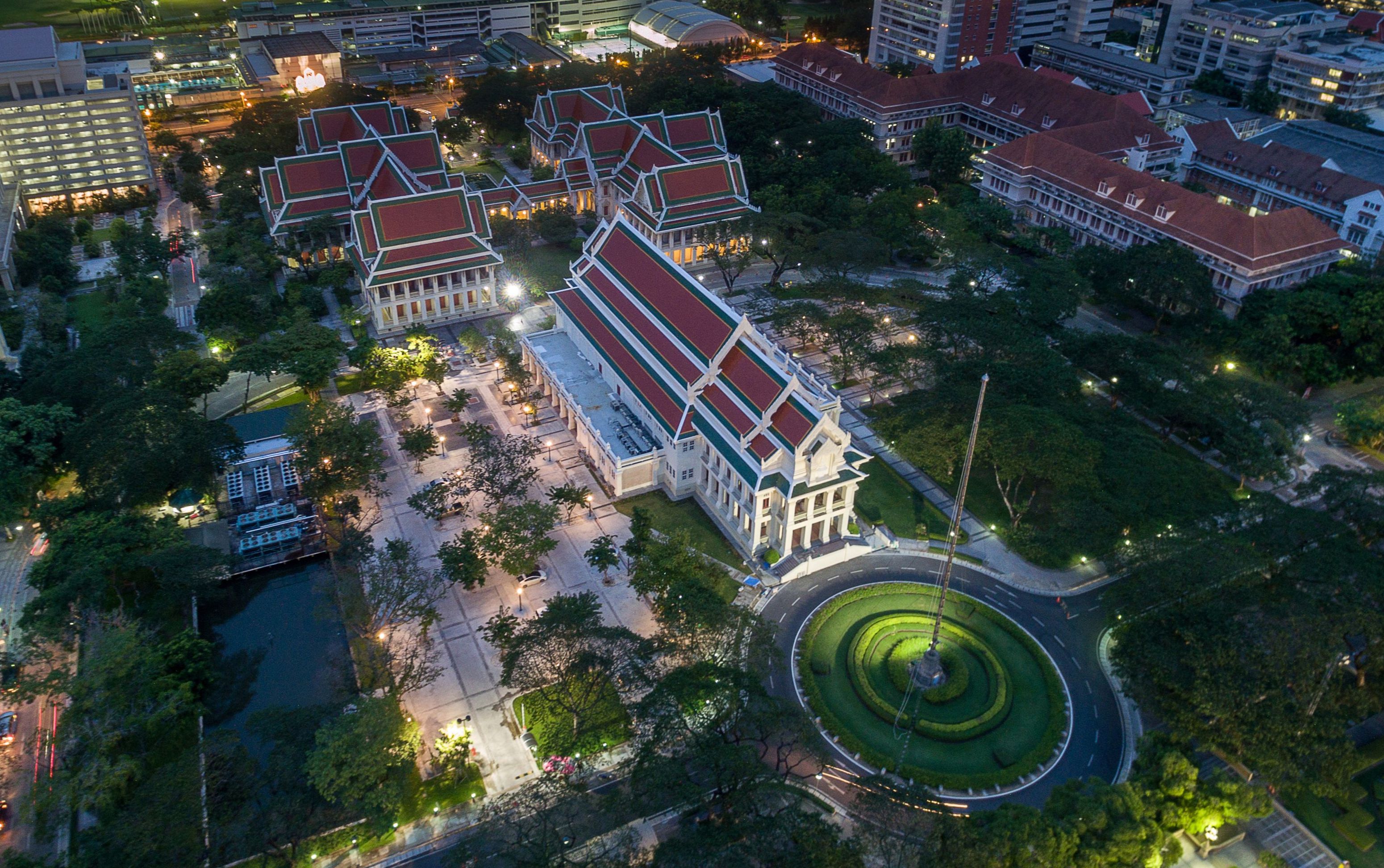บรรยากาศจุฬาลงกรณ์มหาวิทยาลัยในยามเย็น