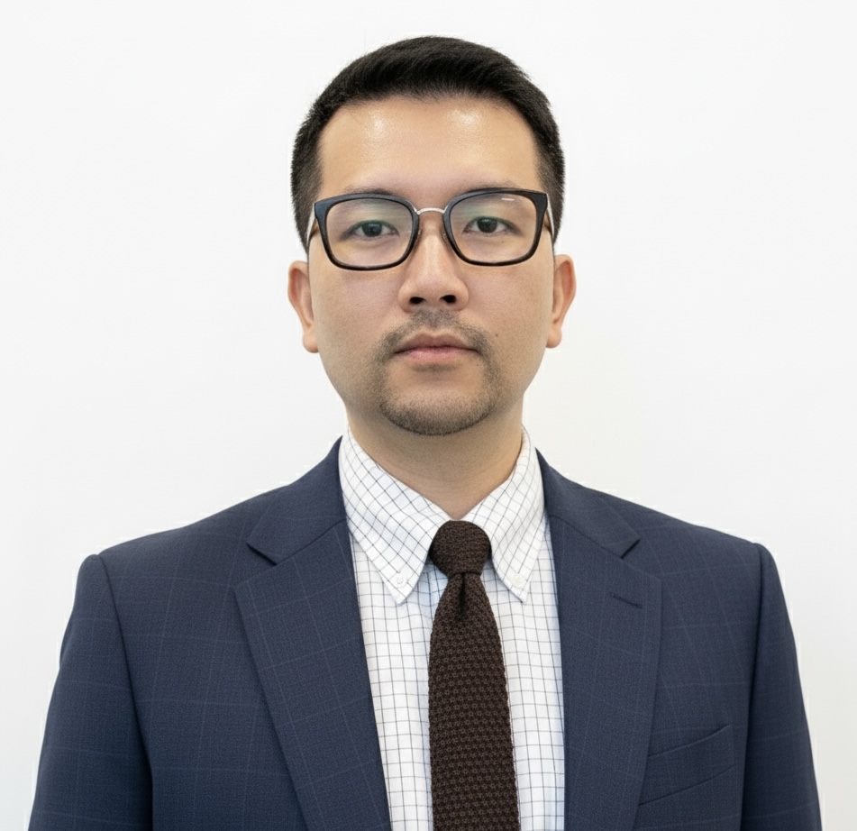 คุณนพวัตติ์ อริยฉัตรรวีกุล